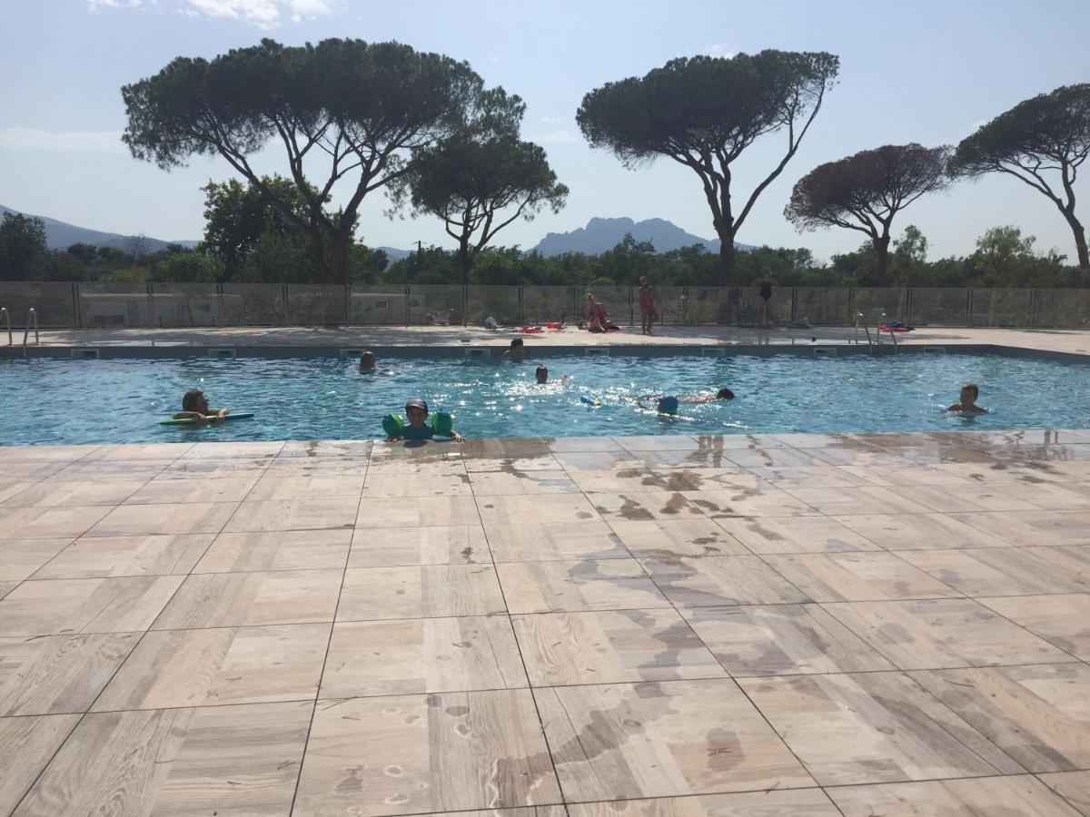 Appartement Neuf Moderne Avec Piscine Puget-sur Argens Kültér fotó